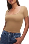 Good American Scoop Neck Crop Scuba Knit T-shirt In Pecan001