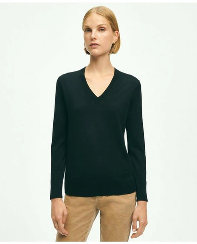 Brooks Brothers Merino Wool V-neck Sweater | Black | Size Medium In Black