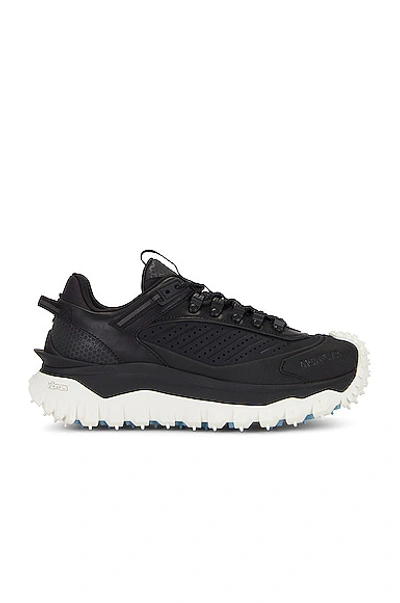 Moncler Trailgrip Gtx Leather Sneakers In Black