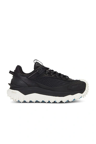 Moncler Trailgrip Gtx Leather Trainers In Black