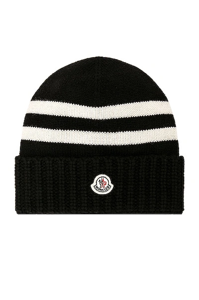 Moncler Logo-patch Knitted Beanie In Black & White
