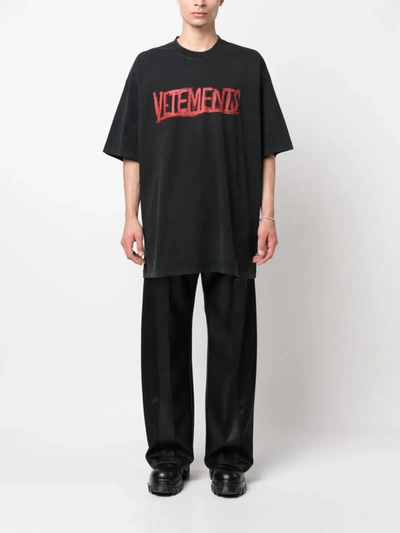 Vetements World Tour Short-sleeve T-shirt In Washed Black