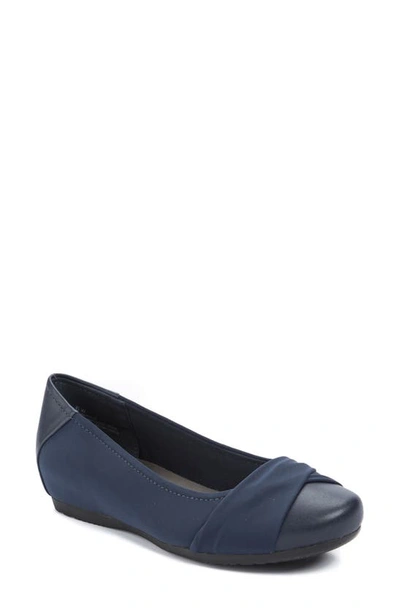 Baretraps Mitsy Womens Faux Leather Twist Front Ballet Flats In Navy