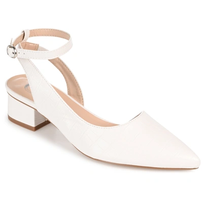 Journee Collection Women's Keefa Wide Width Pump In White