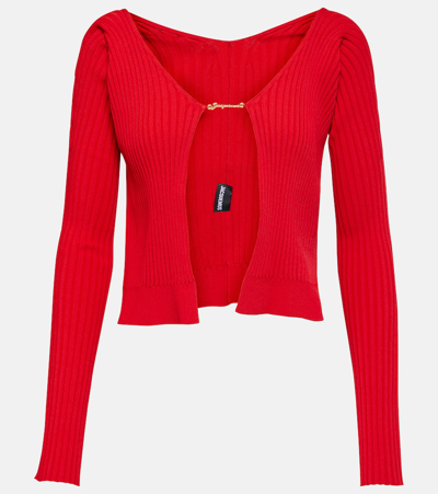 Jacquemus La Maille Pralu Longue Red Ribbed Cardigan With Logo Charm In Viscose Woman