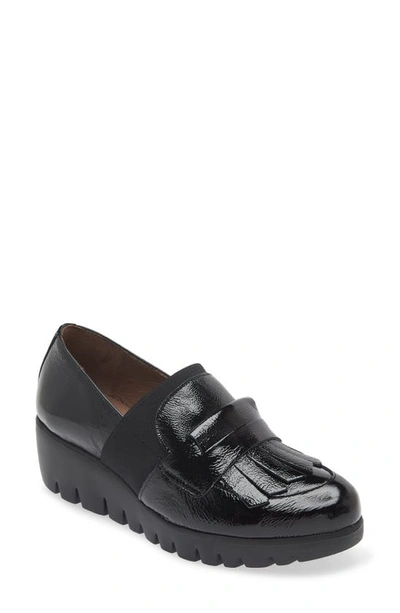 Wonders Kiltie Platform Loafer In Textured Black Patent