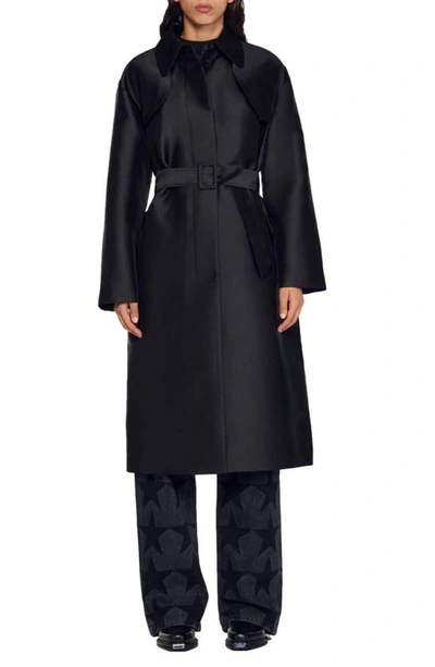 Sandro Belted Satin Trench Coat In Noir / Gris