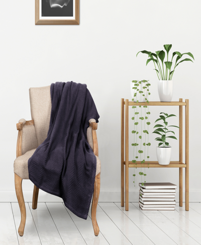 Superior Chevron All Season Cotton Blanket, California King In Navy Blue