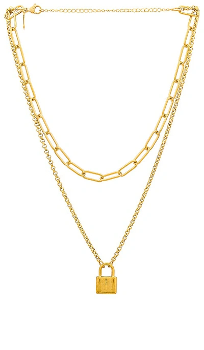 Petit Moments Basilica Necklace In Gold