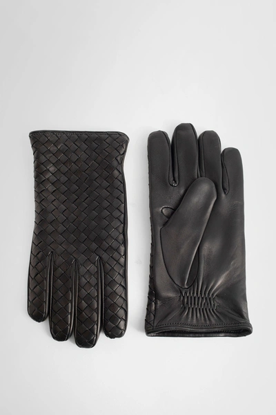 Bottega Veneta Intrecciato Leather Gloves In Black
