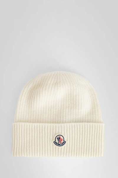 Moncler Appliquéd Ribbed Virgin Wool And Cashmere-blend Beanie In White