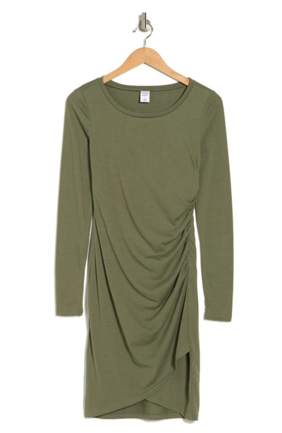 Melrose And Market Long Sleeve Side Ruched Dress In Green Sorrel
