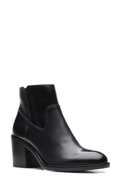 Clarks Valvestino Lo Bootie In Black Leather