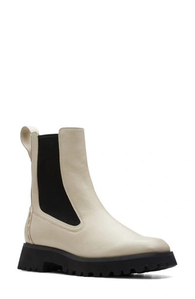 Clarks Stayso Rise Chelsea Boot In Beige