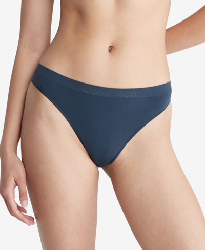 Calvin Klein Women's Bonded Flex Mid-rise Thong Underwear Qd3958 In Blueberry