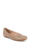 Naturalizer Maxwell Flats Women's Shoes In Tiramisu Tumbled Leather