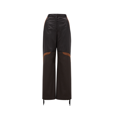 Moncler Collection Pantalon En Nylon In Brown