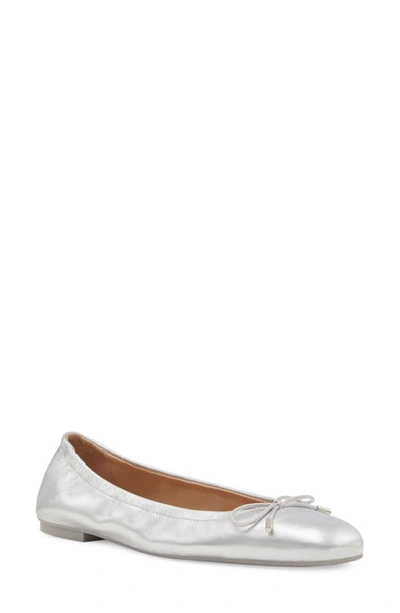 Stuart Weitzman Bardot Metallic Bow Ballerina Flats In Silver