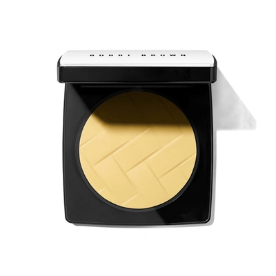 Bobbi Brown Vitamin Enriched Pressed Powder In Yellow