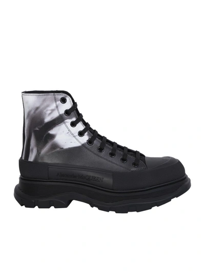 Alexander Mcqueen Tread Slick Ankle Boots In Black