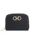 FERRAGAMO LEATHER CARD HOLDER WITH ICONIC GANCINI DETAIL
