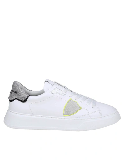 Philippe Model Temple Low Sneakers In White And Silver Leather