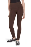 Lyssé Flattering Leggings In Espresso