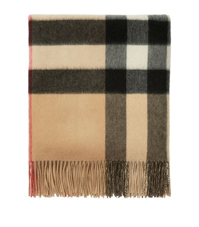 Burberry Cashmere House Check Blanket (140cm X 140cm) In Archive Beige