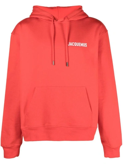 Jacquemus Logo Printed Drawstring Hoodie In Red