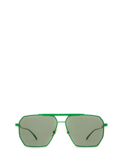Bottega Veneta Eyewear Pilot Frame Sunglasses In Green