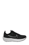 Nike Interact Run Running Shoe In Black/ White