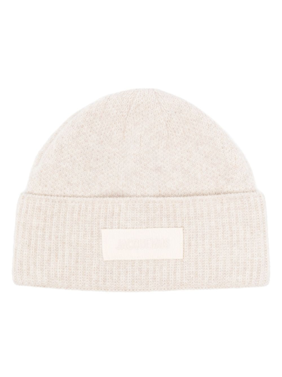 Jacquemus Le Bonnet Logo Patch Beanie In Beige | ModeSens display picture 3