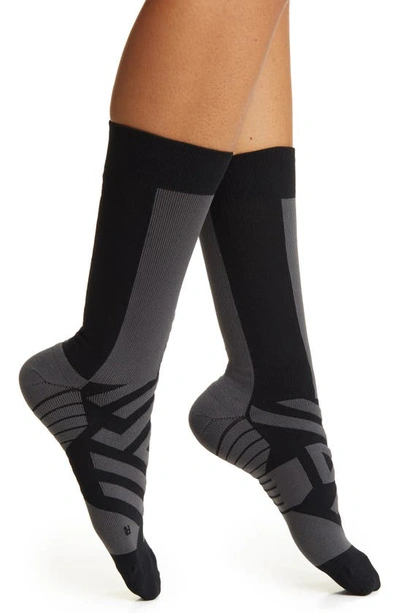 On Performance Crew Socks In Black/ Shadow