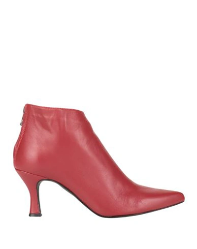 Ovye' By Cristina Lucchi Woman Ankle Boots Coral Size 7 Calfskin In Red