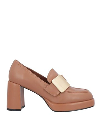 Jeannot Woman Loafers Camel Size 6 Leather In Beige