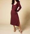 FORE BORDO BELTED SWEATER DRESS IN BURGUNDY