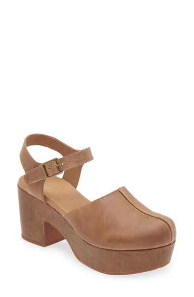 Chocolat Blu Gabrielle Platform Clog In Khaki Leather