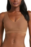 CHANTELLE LINGERIE SOFT STRETCH PADDED V-NECK BRALETTE