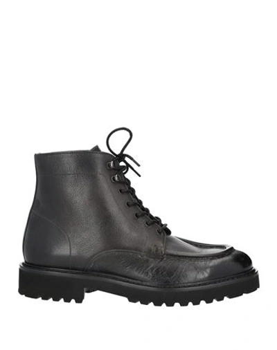 Doucal's Ankle Boots In Black