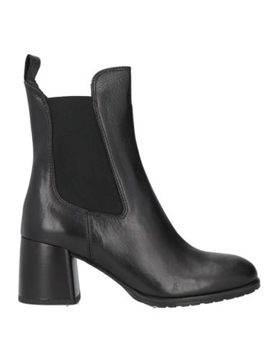 Paola Ferri Woman Ankle Boots Black Size 7 Soft Leather In Black