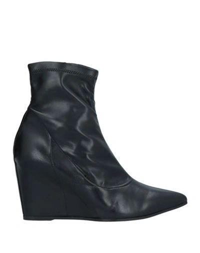 Mychalom Woman Ankle Boots Black Size 7.5 Textile Fibers