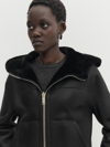 Massimo Dutti Kurzer Mantel Aus Lammfell Mit Kapuze In Black