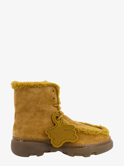 Burberry Creeper Shearling-trim Suede Boots In Yellow