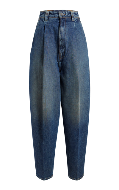 Khaite Ashford Pleated Tapered Jeans In Medium Wash