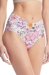 Hanky Panky Print Retro Lace Thong In Pressed Boquet Print