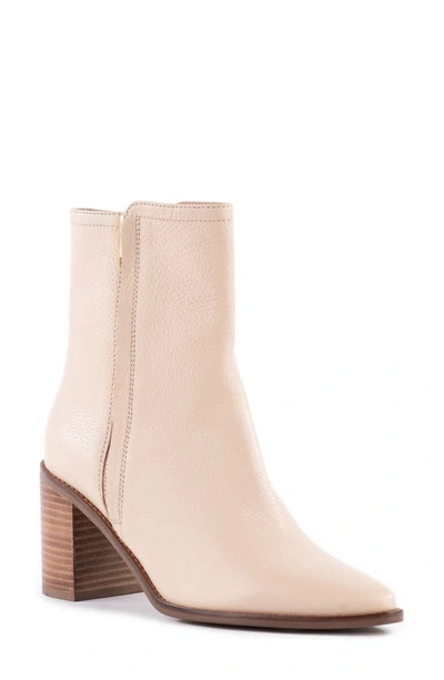 Seychelles Desirable Bootie In Off White