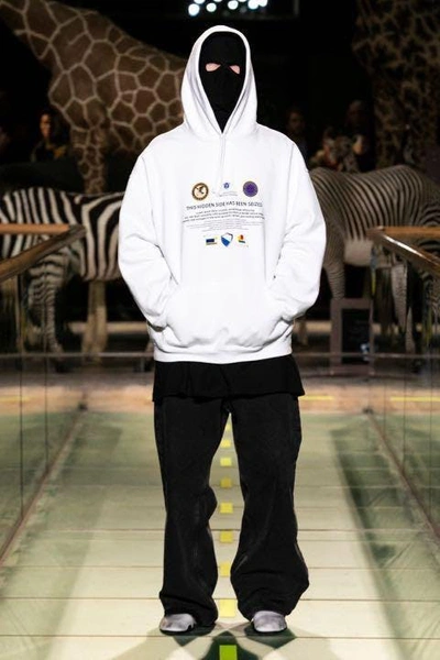 Pre-owned Vetements Aw20 Hidden Side Seized Mask Hoodie In White 