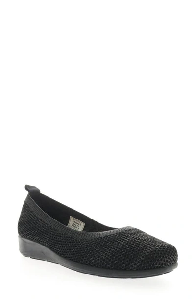 Propét Yen Mesh Flat In Black