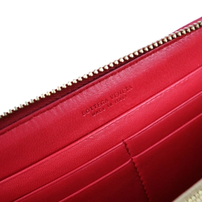Bottega Veneta Intrecciato Red Leather Wallet  ()