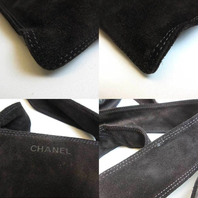 Pre-owned Chanel Brown Suede Shoulder Bag ()